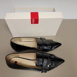 Loafer with fringes